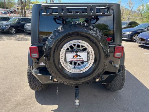 Used 2014 Jeep Wrangler Unlimited Rubicon w/ Connectivity Group AWD/4WD image 6