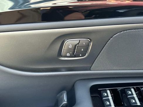 New 2025 Lincoln Nautilus Reserve w/ Jet Appearance Package image 21