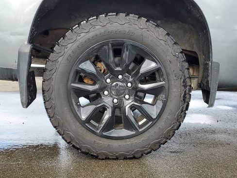 Used 2019 Chevrolet Silverado 1500 Custom w/ Custom Convenience Package image 5