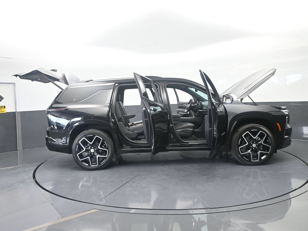 Used 2025 Chevrolet Traverse High Country FWD image 93