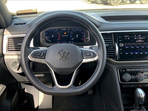 Used 2021 Volkswagen Atlas Cross Sport SEL Premium image 5