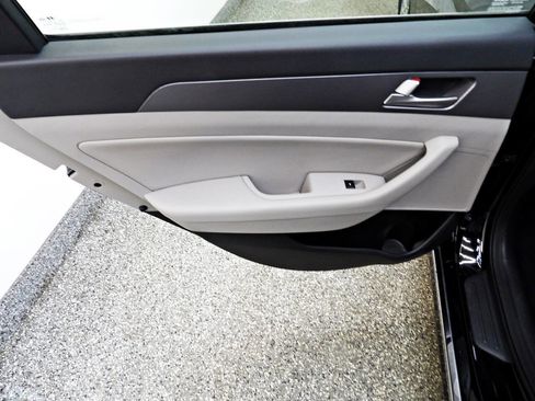 Used 2016 Hyundai Sonata SE image 9