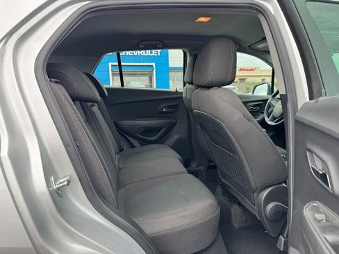 Used 2017 Chevrolet Trax LS AWD/4WD image 11