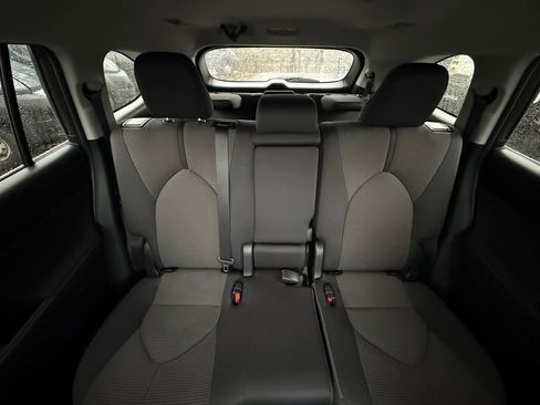 Used 2024 Toyota Highlander Limited image 25