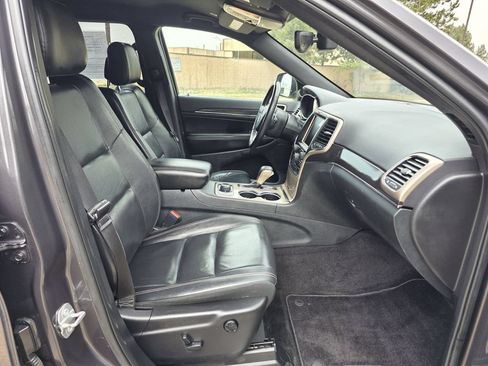 Used 2017 Jeep Grand Cherokee Limited AWD/4WD image 23