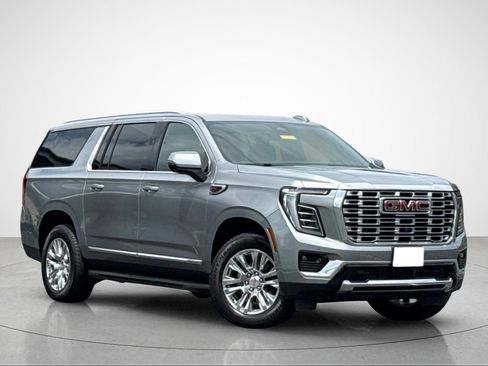 Used 2025 GMC Yukon XL Denali AWD/4WD image 2