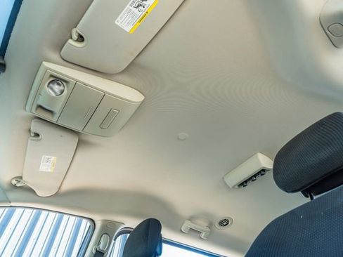 Used 2018 Dodge Grand Caravan SE w/ UConnect Hands-Free Group image 21