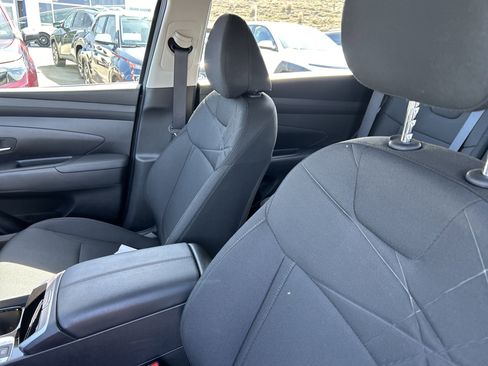 Used 2025 Hyundai Tucson SE image 25