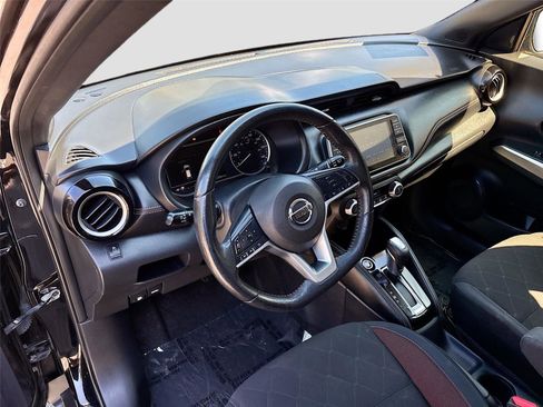 Used 2018 Nissan Kicks SR FWD image 9