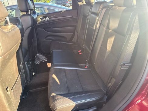 Used 2019 Jeep Grand Cherokee Altitude AWD/4WD image 12