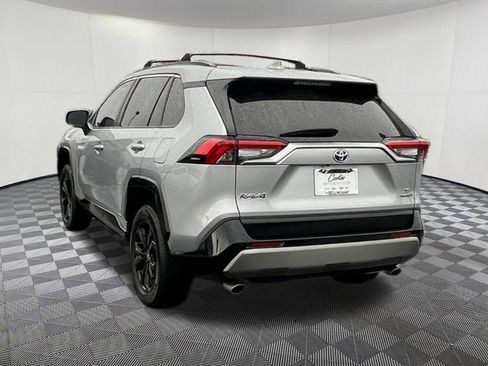 Used 2024 Toyota RAV4 SE image 4