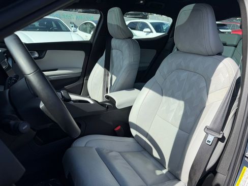 Used 2023 Polestar Polestar 2 w/ Pilot Pack image 17