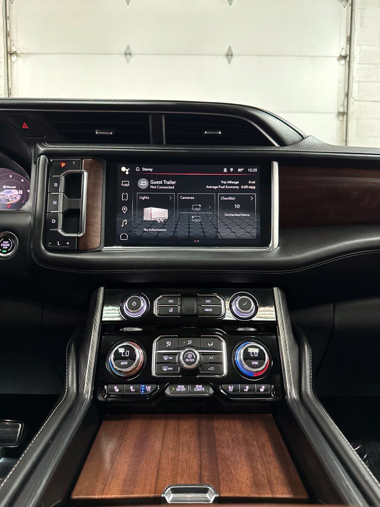 Used 2023 GMC Yukon XL Denali Ultimate AWD/4WD image 27