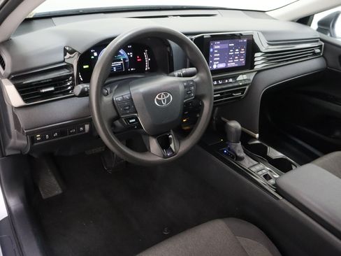 Used 2025 Toyota Camry LE w/ Convenience Package FWD image 13