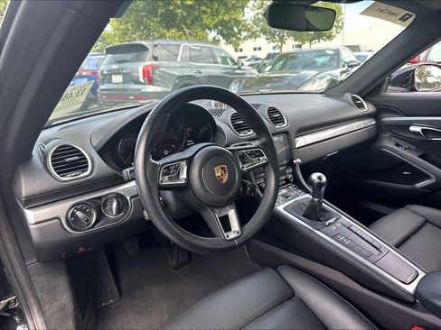 Used 2024 Porsche 718 Cayman RWD image 17