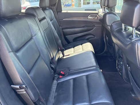Used 2017 Jeep Grand Cherokee Limited w/ Trailer Tow Group IV AWD/4WD image 14