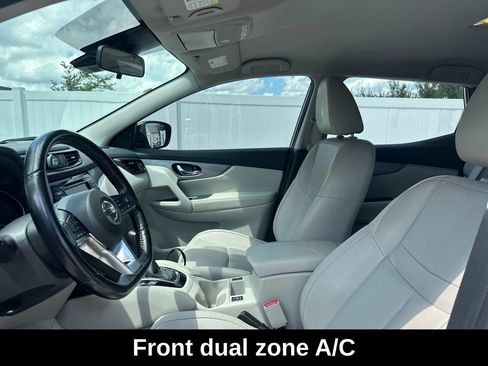 Used 2020 Nissan Rogue Sport SL FWD image 11