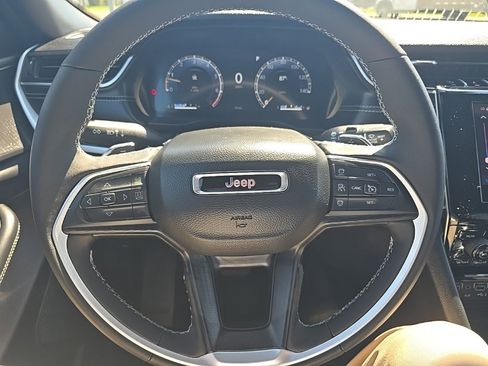 New 2025 Jeep Grand Cherokee L Altitude image 28
