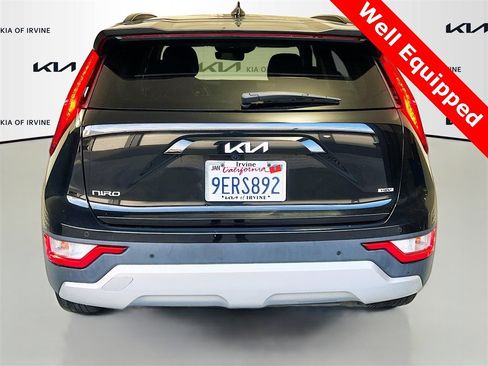 Used 2023 Kia Niro EX image 7