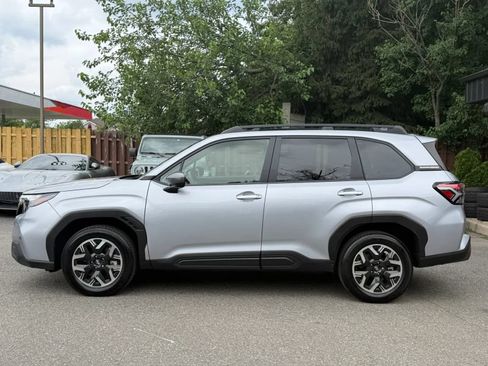 Used 2025 Subaru Forester Premium AWD/4WD image 4