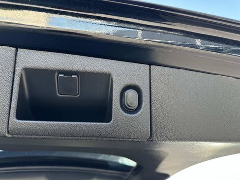 Used 2020 GMC Yukon Denali w/ Denali Premium Package AWD/4WD image 32