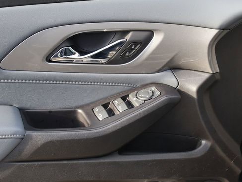 Used 2020 Chevrolet Traverse LT w/ Driver Confidence II Package image 27