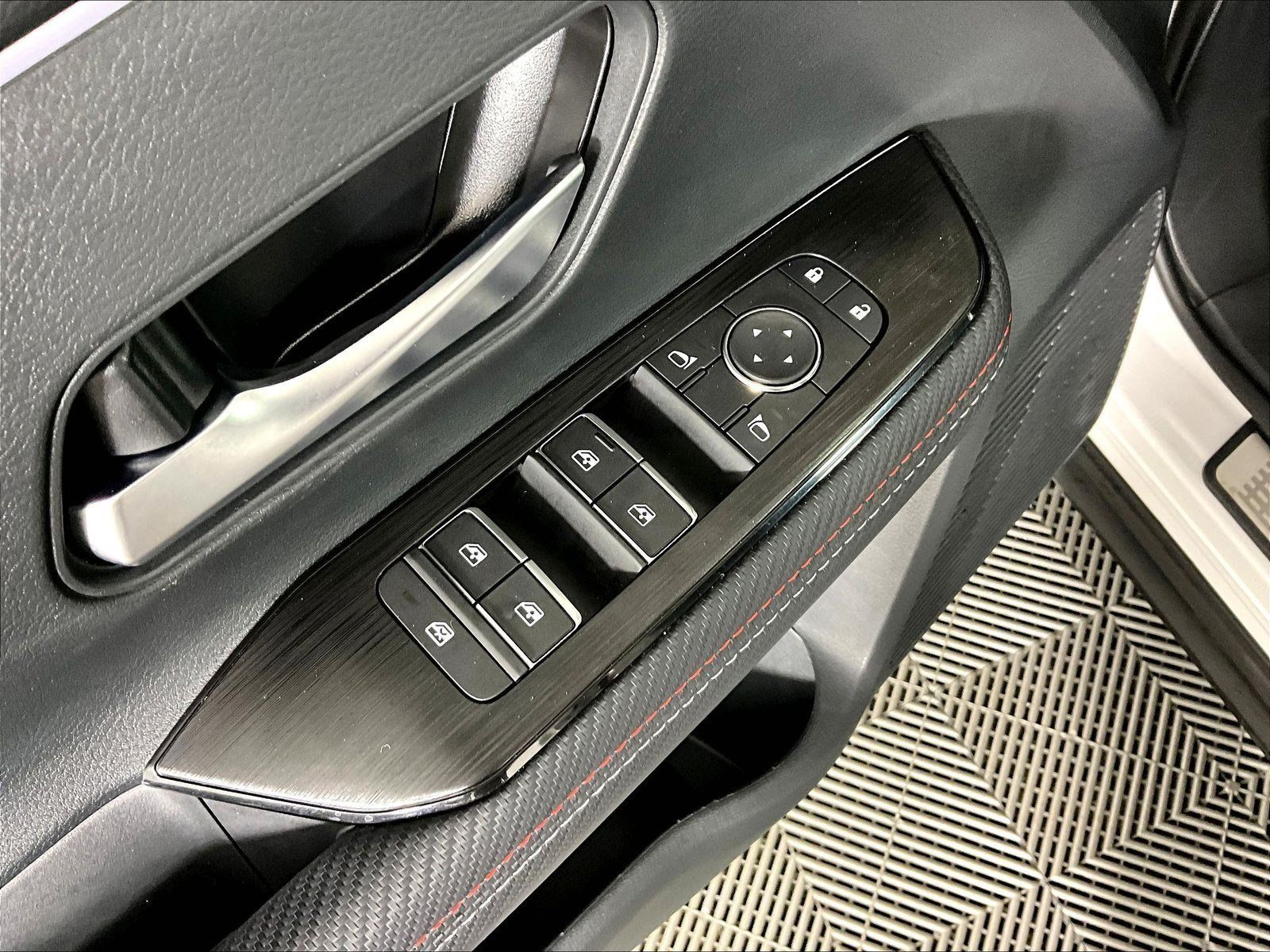 Used 2025 Nissan Kicks SR w/ SR Premium Package AWD/4WD image 40