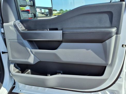 Used 2023 Ford F350 XLT image 15