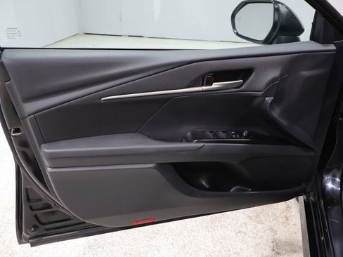 Used 2025 Toyota Camry LE image 13