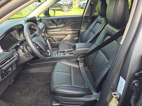 Used 2026 Lincoln Corsair Premiere FWD image 3