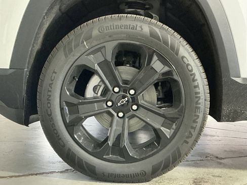 New 2026 Chevrolet Equinox LT FWD image 13