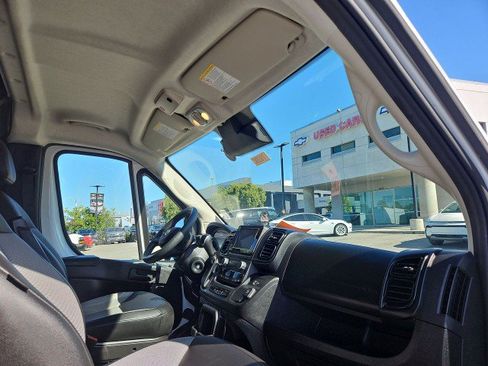 Used 2025 RAM ProMaster 2500 w/ Convenience Group FWD image 26