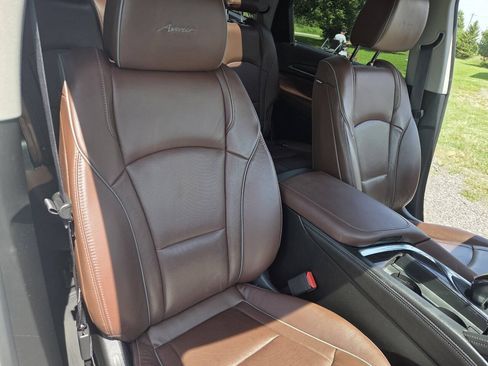 Used 2018 Buick Enclave Avenir FWD image 16
