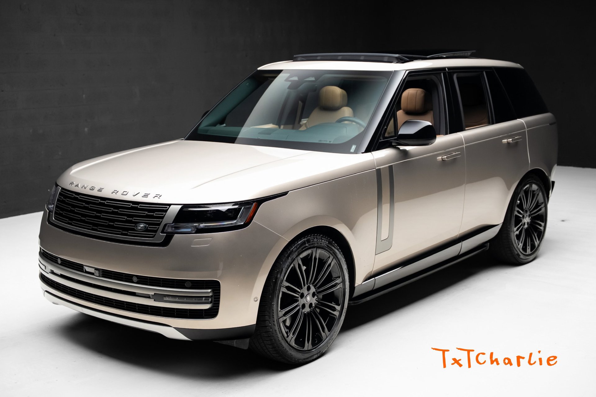 Used 2024 Land Rover Range Rover SE AWD/4WD image 1