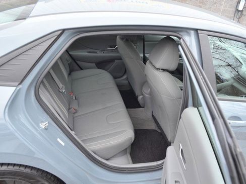 Used 2023 Hyundai Elantra Blue image 33