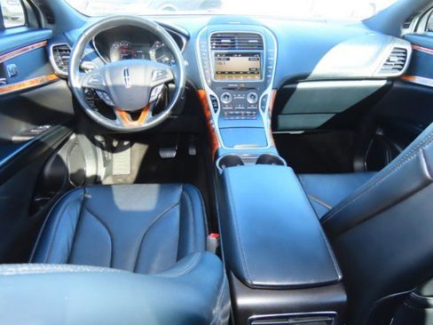 Used 2018 Lincoln MKX Reserve image 22