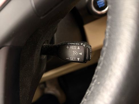 Used 2017 Toyota Camry XLE image 19