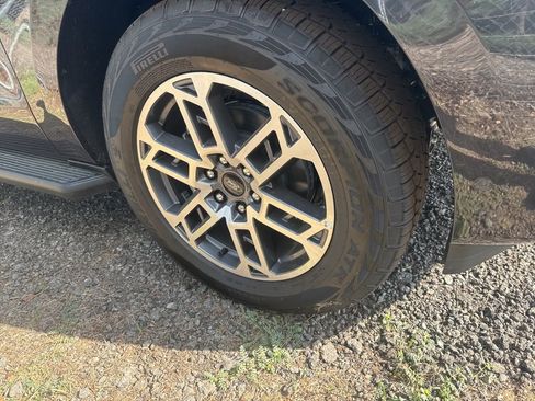 New 2025 Ford Expedition Active image 3