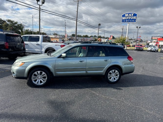 Used 2009 Subaru Outback 2.5i Limited w/ Popular Equipment Group 2B AWD/4WD image 2