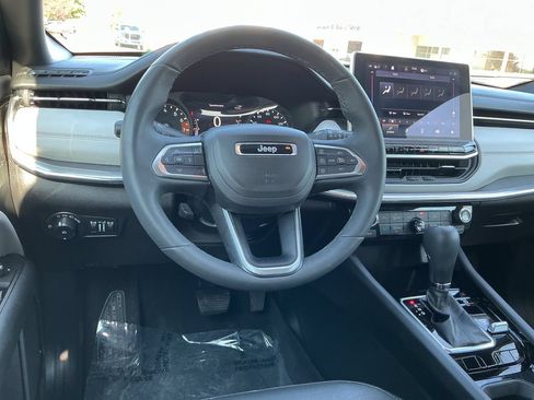 Used 2023 Jeep Compass Limited AWD/4WD image 16