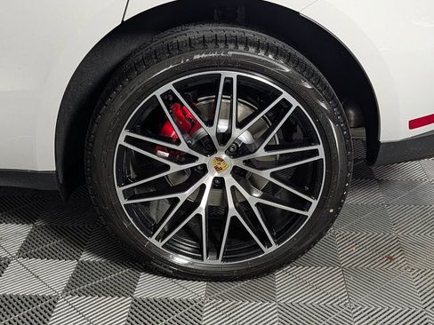 New 2026 Porsche Macan S image 12