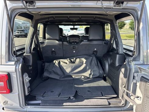 Used 2022 Jeep Wrangler Unlimited Sahara AWD/4WD image 20