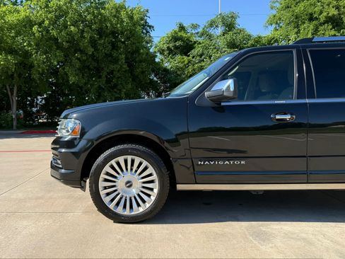 Used 2015 Lincoln Navigator 2WD w/ Equipment Group 101A Reserve image 16