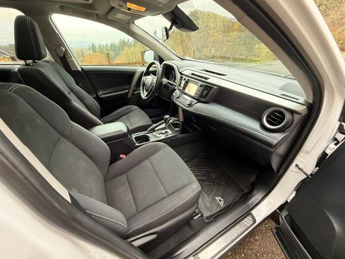 Used 2018 Toyota RAV4 Adventure image 11