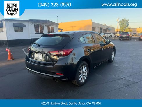 Used 2017 MAZDA MAZDA3 Sport FWD image 4