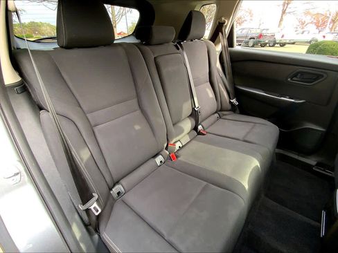 Used 2024 Nissan Rogue S image 17