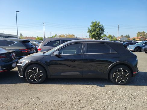 Used 2024 Hyundai Ioniq 5 SEL RWD image 2