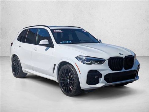 Used 2022 BMW X5 sDrive40i w/ M Sport Package RWD image 3