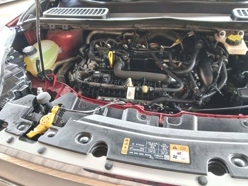 Used 2019 Ford Escape SE image 18