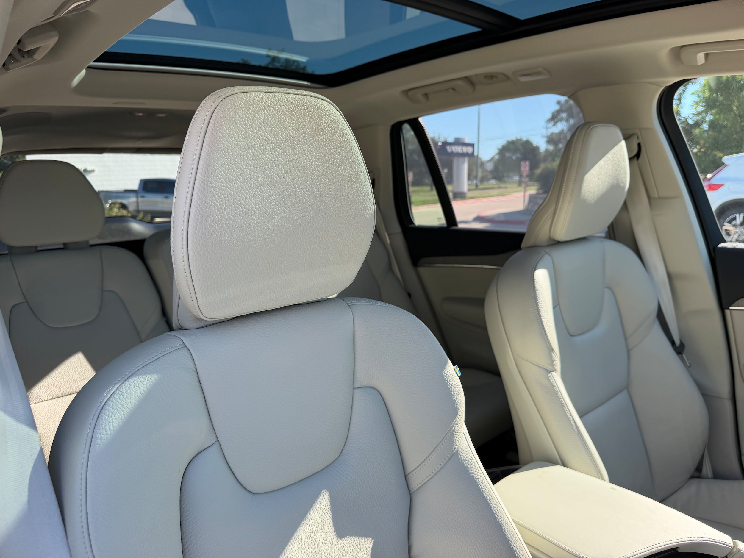 Certified 2024 Volvo XC90 T8 Plus w/ Protection Package Premier AWD/4WD image 11